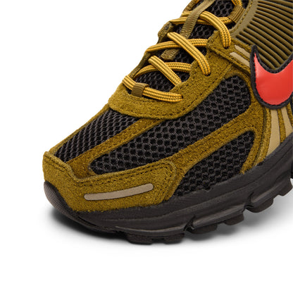 Nike Zoom Vomero 5 Premium (Olive Flak/Picante Red/Black)