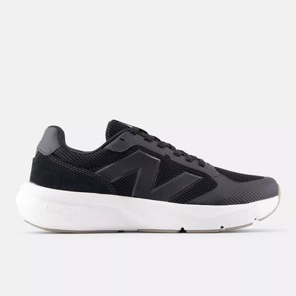Men's Wide Fit New Balance Dynasoft UA800B Running Trainers