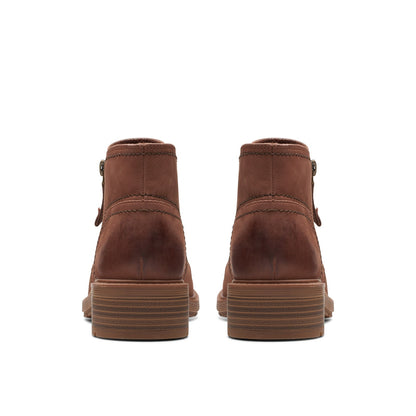 Clarks Hearth Dove 26174239 Womens Brown Nubuck Zipper Ankle & Booties Boots