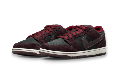Nike SB Dunk Low Pro x Riot Skateshop